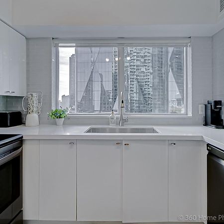 Globalstay Yonge St Condos Toronto Exterior foto